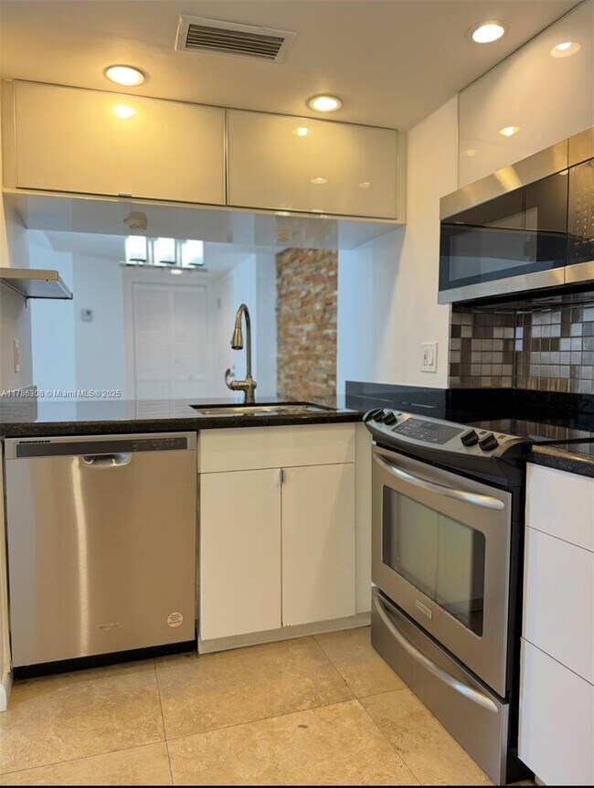 Foto del edificio - 770 Claughton Island Dr