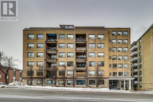 Building Photo - 660-660 Eglinton Ave W