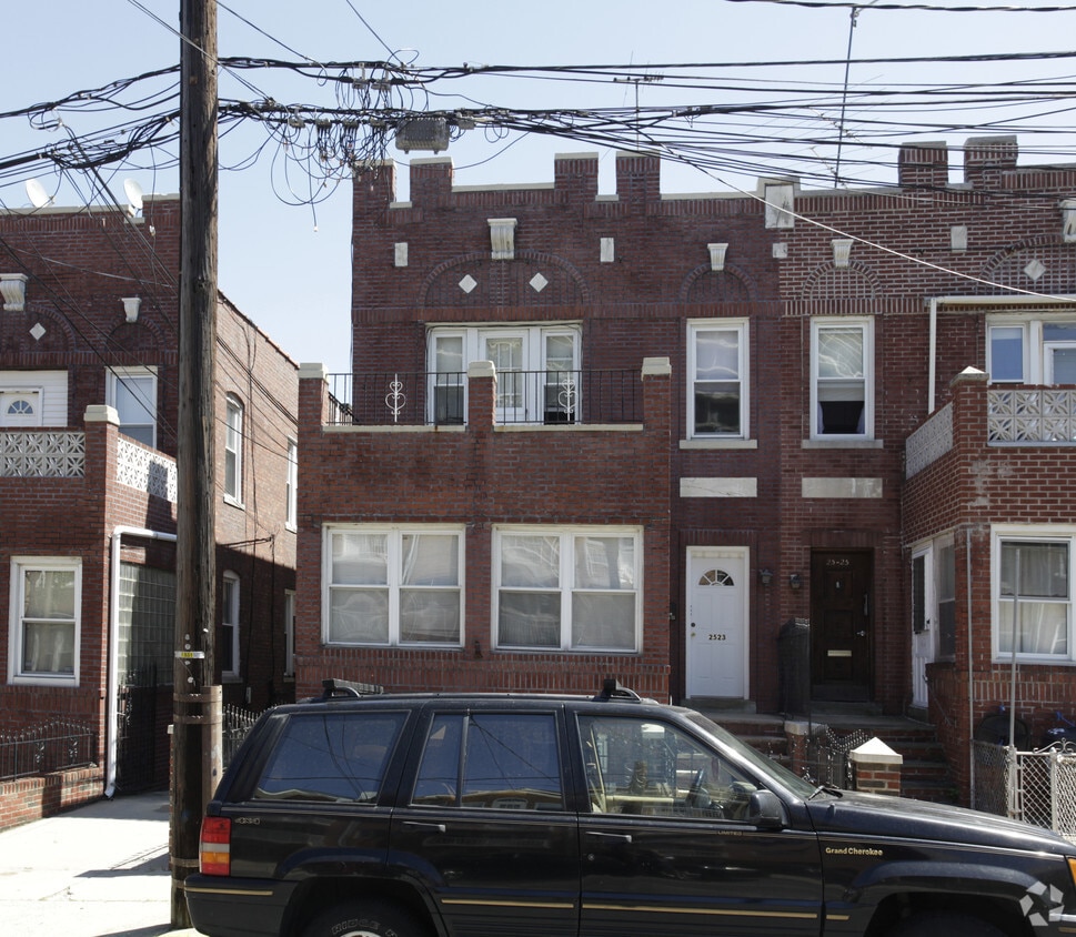 Building Photo - 25-23 14th St