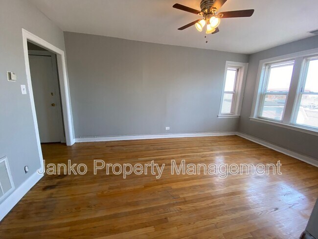 Foto del edificio - 3725 W Grand Ave