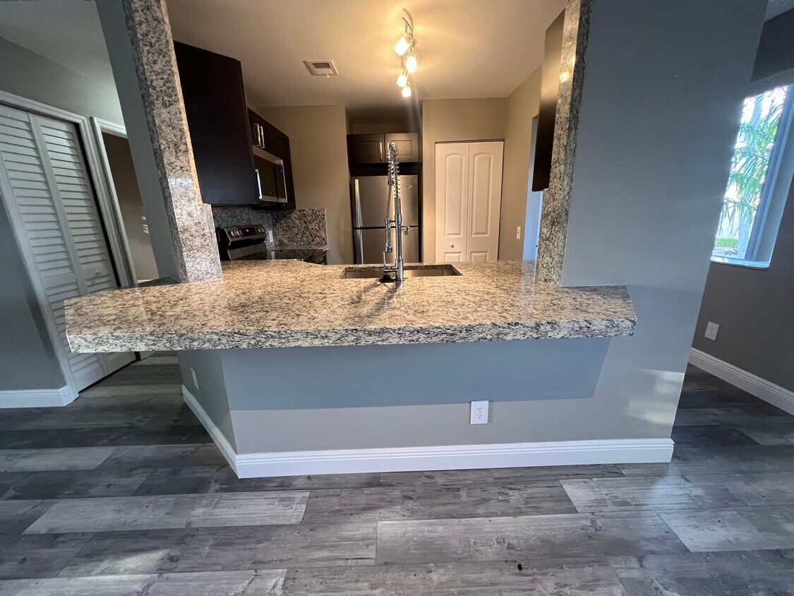 Foto principal - 3429 NW 44th St