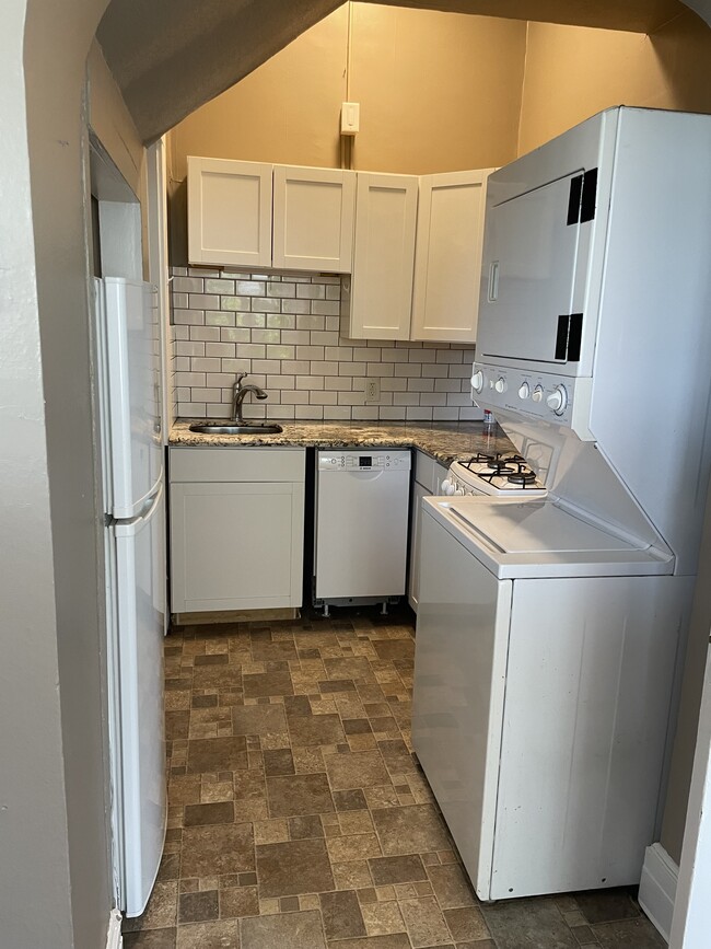 Kitchen - 926 S 6th St