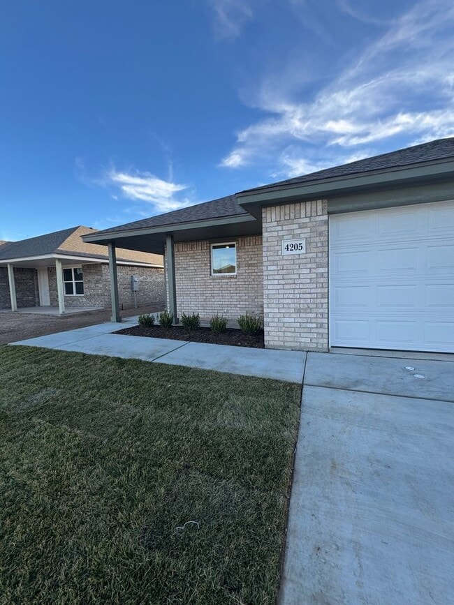 Foto del edificio - New build "Be the 1st to live THERE" 3/2/2 CISD 1/2 off special 1st month's rent