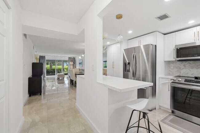 Foto del edificio - 6100 NW 44th St