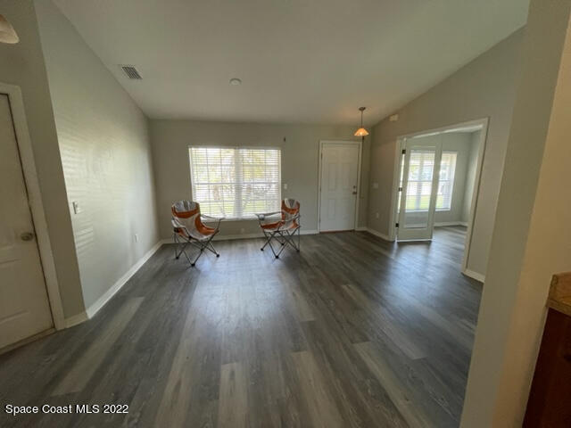 Building Photo - 2036 Gloria Cir