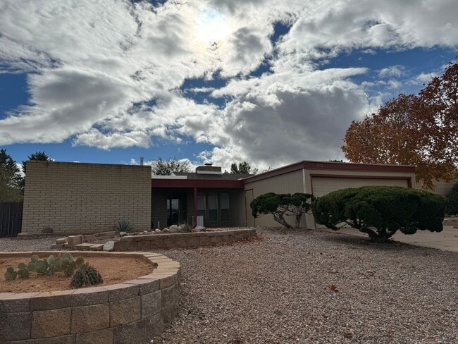 3BR/2BA/2CG, 1514 sq.ft. rental in Sierra Vista, AZ - 3BR/2BA/2CG, 1514 sq.ft. rental in Sierra Vista, AZ House