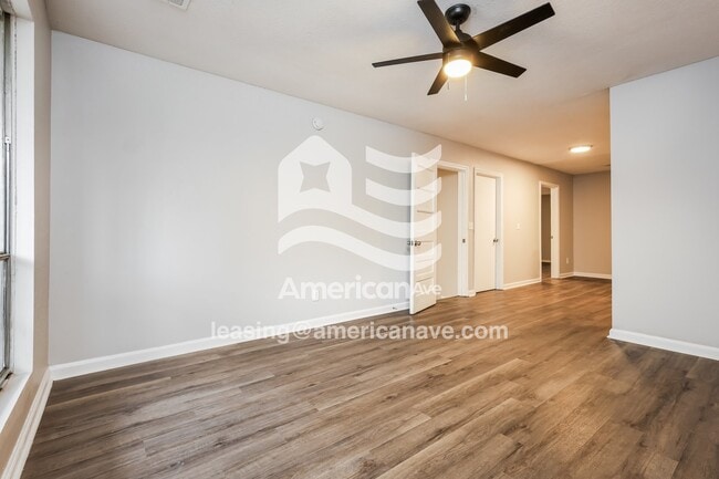 Foto del edificio - 319 Mays Ave