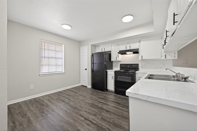 Foto del edificio - 427 Hollyvale Dr
