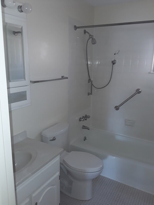 lg 1 bedroom - Brynnington