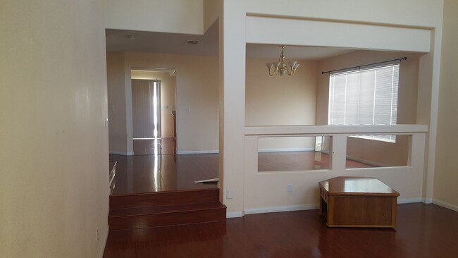 Foto del edificio - Silverado Ranch 5Bed