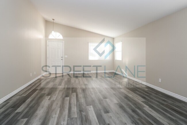 Foto del edificio - REDUCED!