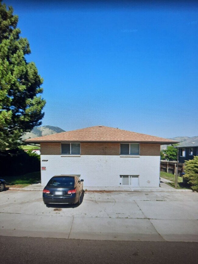 Building Photo - 2 bedroom 1 bath | Near downtown Golden | Lots of natural light |