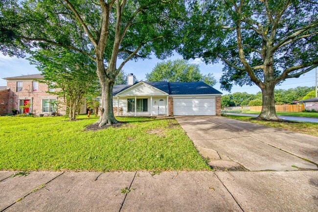 Building Photo - 17947 Glenledi Dr