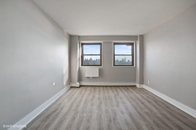 Building Photo - 5601 Boulevard E