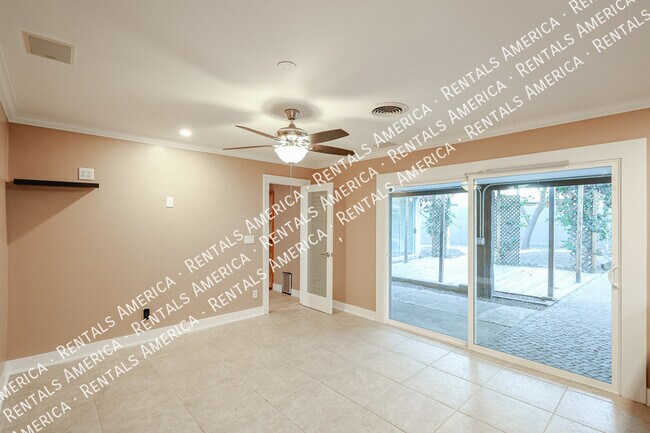 Foto del edificio - 1424 N Gene Ave