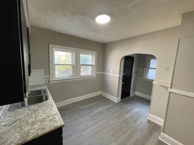 Foto del edificio - 3437 E 103rd St