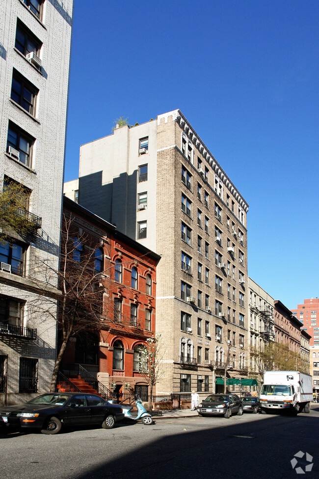Building Photo - 170 W 81st St