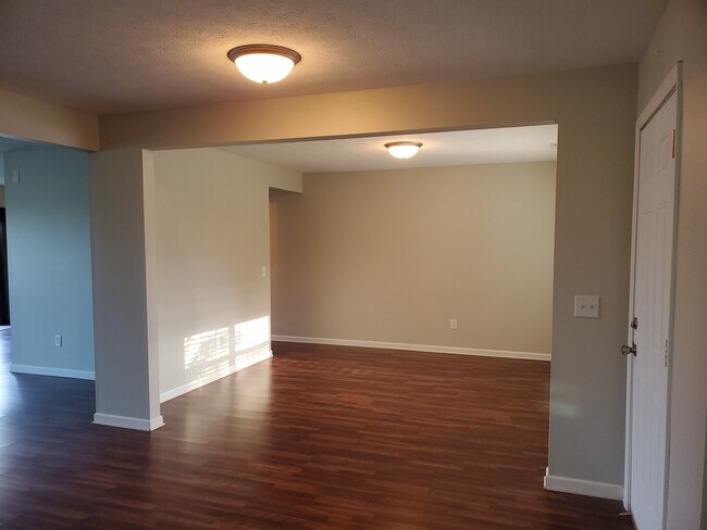 Building Photo - 6552 Hunters Ridge S