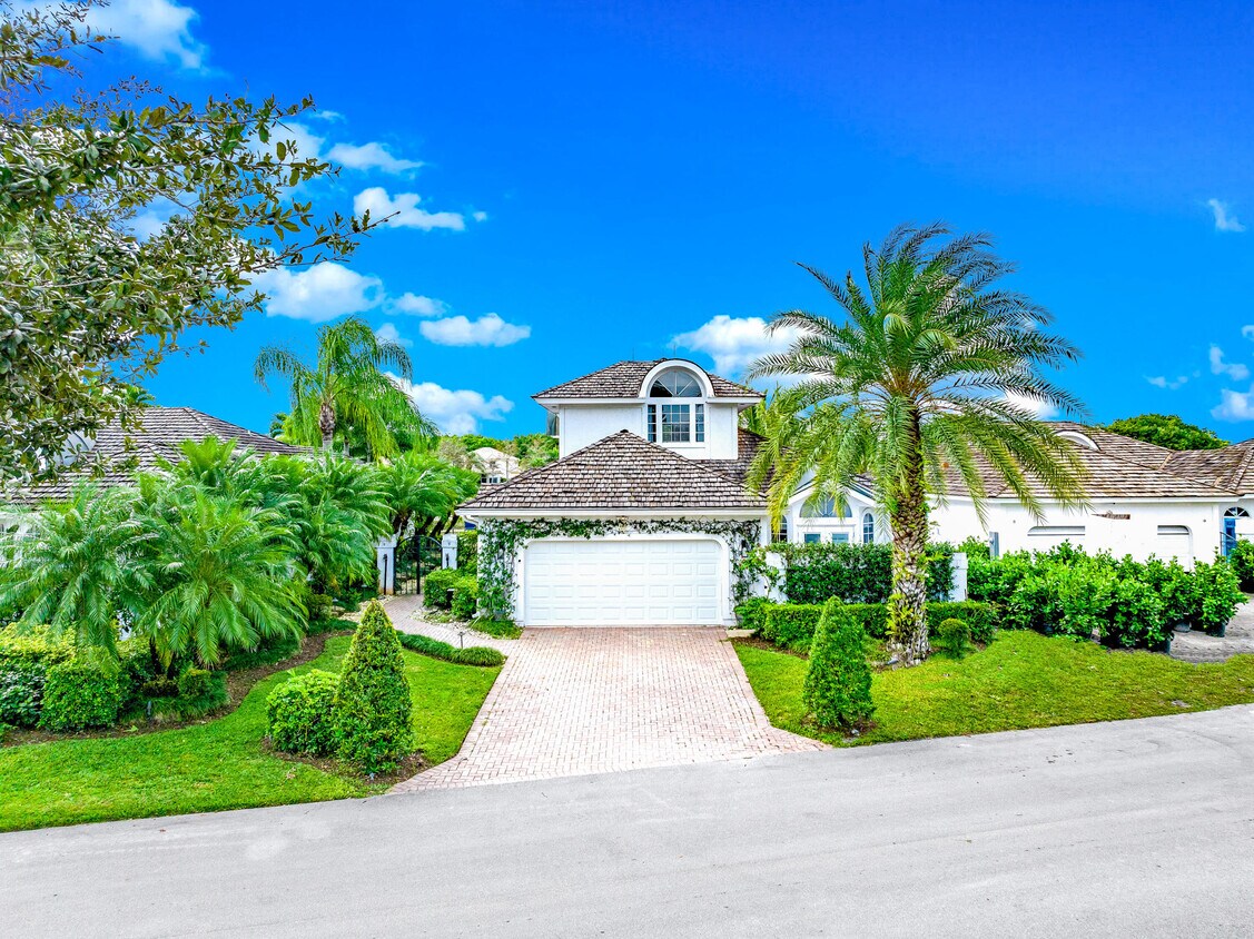 Primary Photo - 2467 Muir Cir