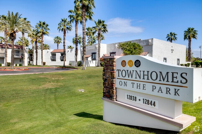 Foto del edificio - Townhomes on the Park Apartment Homes
