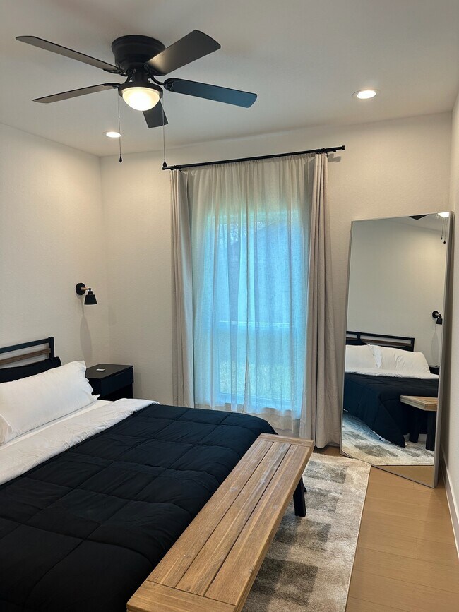 Building Photo - 5774 Heron Dr