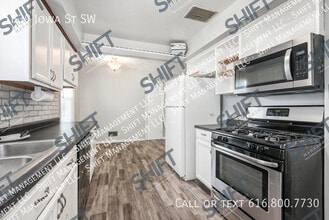Building Photo - 839 Iowa St SW