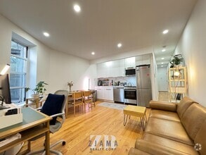 Building Photo - 457 Park Pl