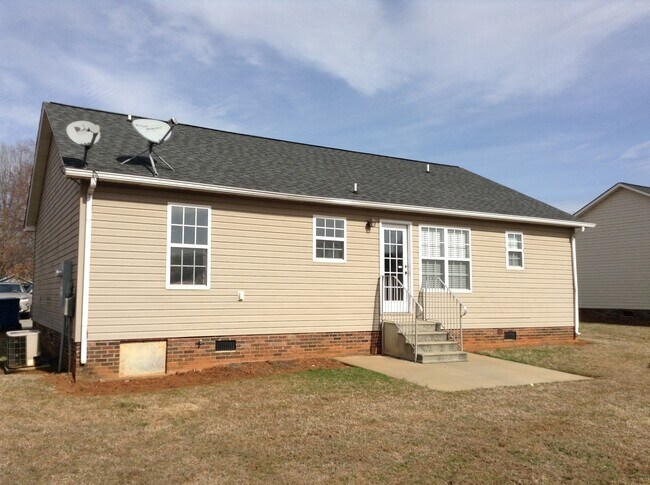 Building Photo - 178 Third Ave., China Grove - 3br 2ba - COMING LATE MAY - 1495.00
