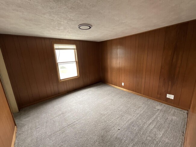 Building Photo - 1600 N 27th St