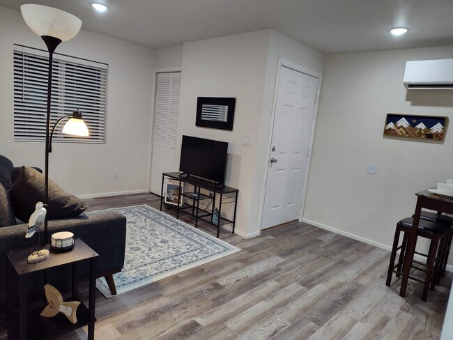 Foto del edificio - 3039 SE Dune Ave