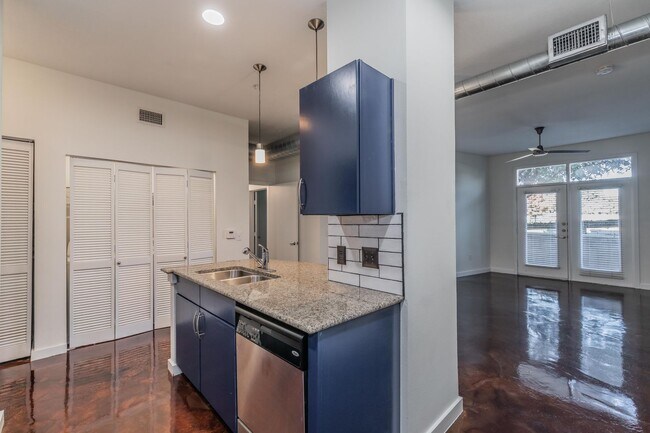 Foto del edificio - Texas & Pacific (T&P) Loft with stunning downtown views!