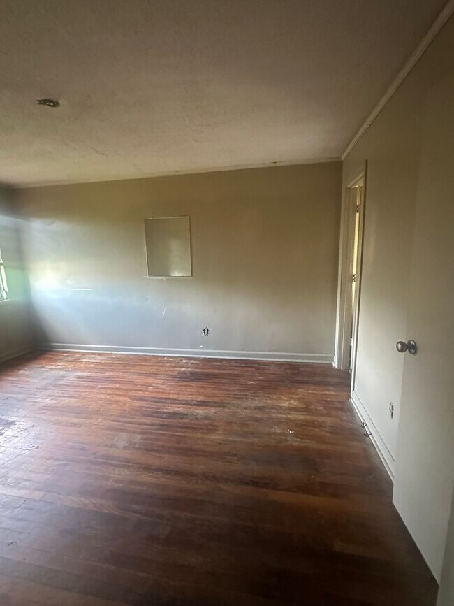 Foto del edificio - 3 Bed 2 Bath Brick House Coming Soon - Und...