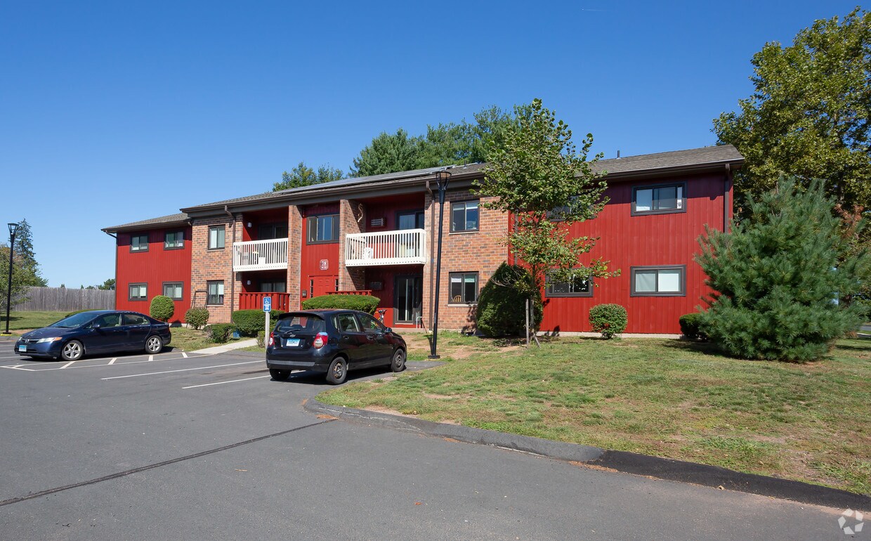 Squire Village Apartments in Manchester, CT