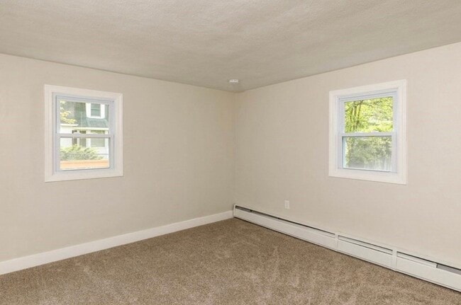 Building Photo - 285 Willard St