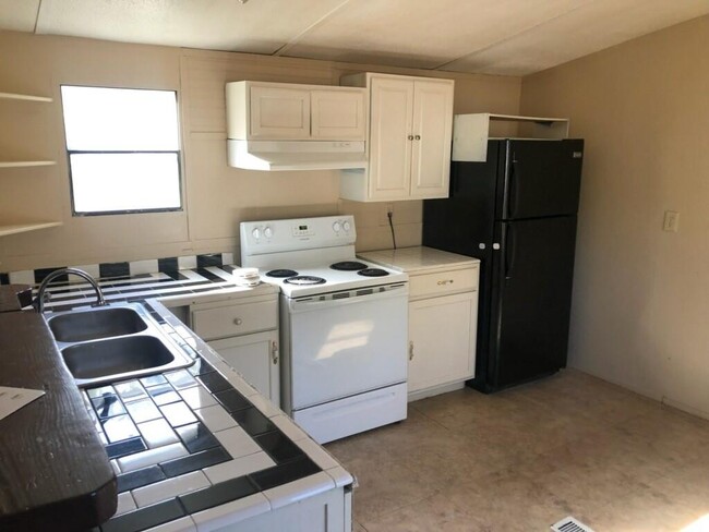 Building Photo - 316 Los Adais Rd
