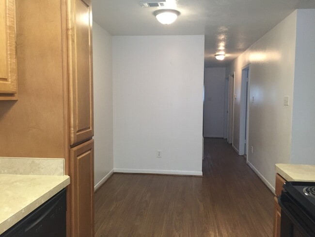 Building Photo - 3610WE