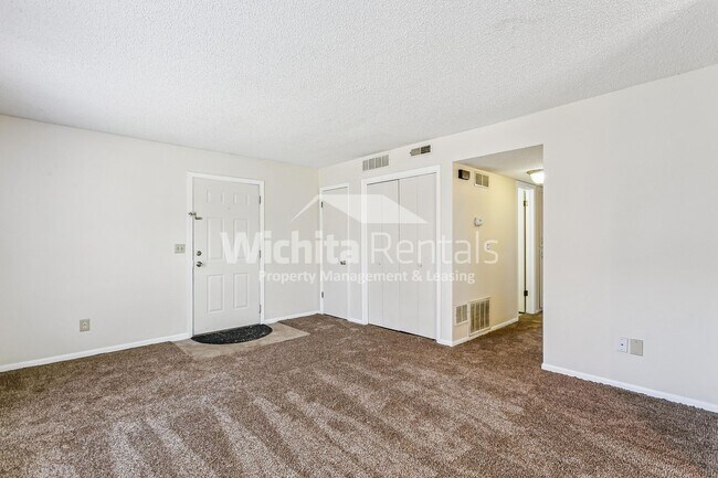 Foto del edificio - 223 N Brunswick St