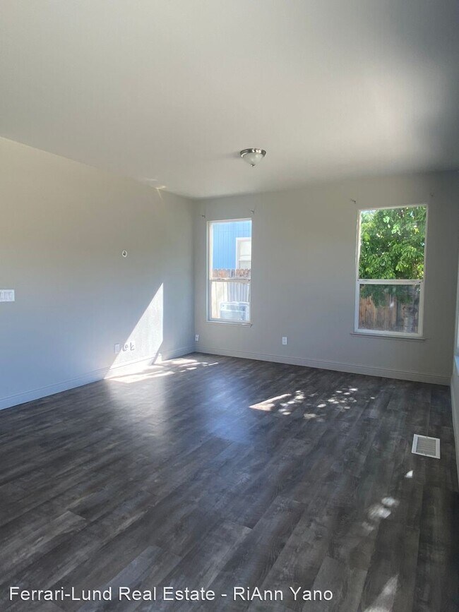 Building Photo - 4 br, 3 bath House - 3095 Andrea St