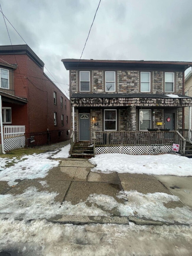 Building Photo - 128 S Spring Ave