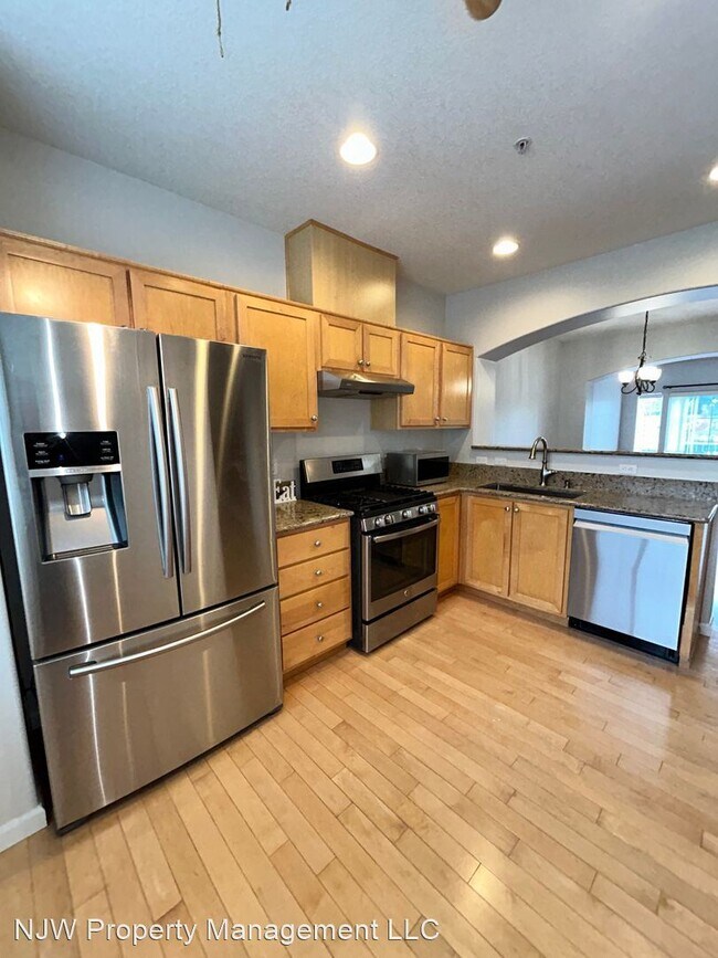 Foto del edificio - 2 br, 2.5 bath House - 15340 SW Warbler Wa...