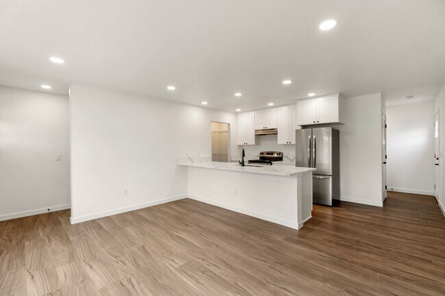 Building Photo - Brand new 3 bedroom 3 full bath townhouse in Thurston! $1,000 OFF YOUR FIRST MONTH'S RENT!
