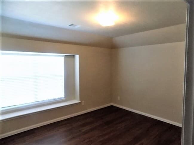 Building Photo - 911 Redcrest Springs Ct