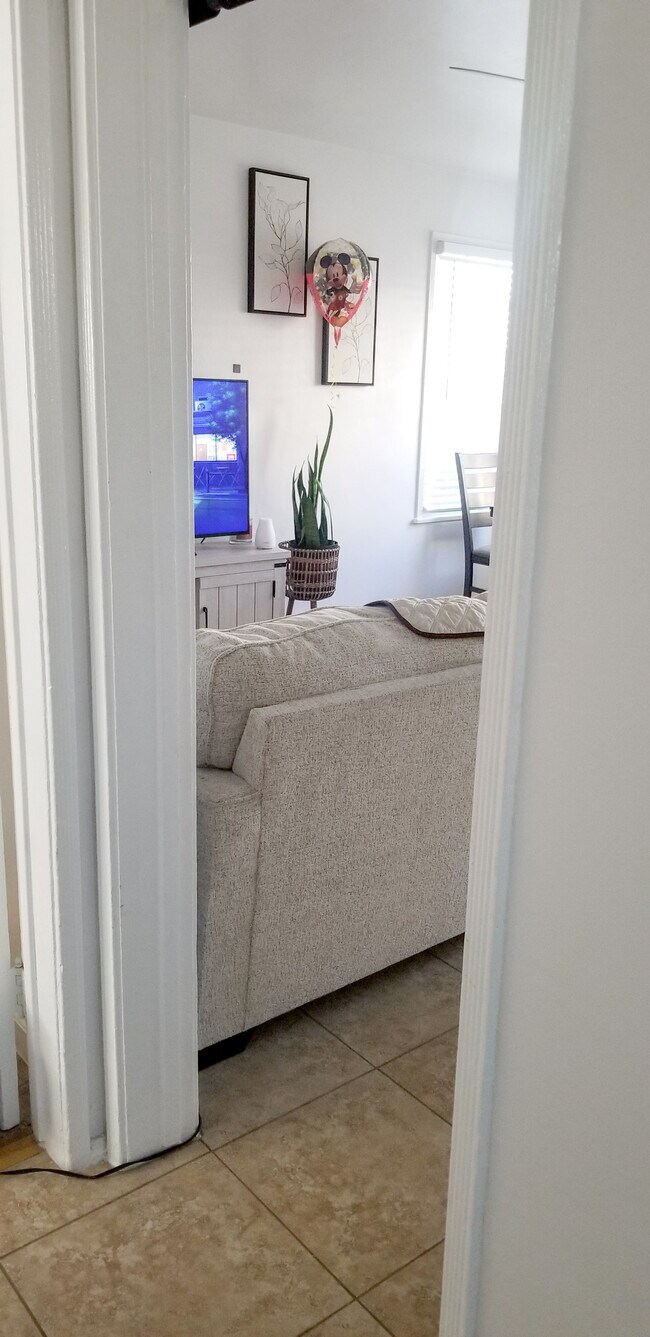Pasillo de la sala de estar - 2823 W Vernon Ave