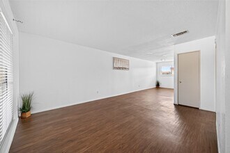 Building Photo - 7714 Renwick Dr