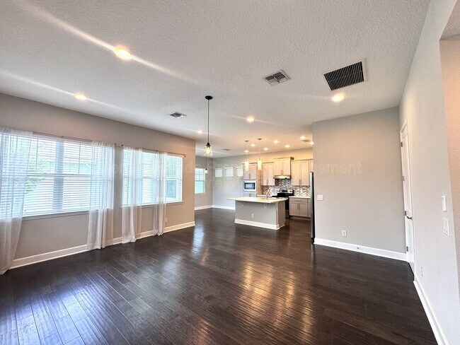 Building Photo - 13808 Chauvin Ave