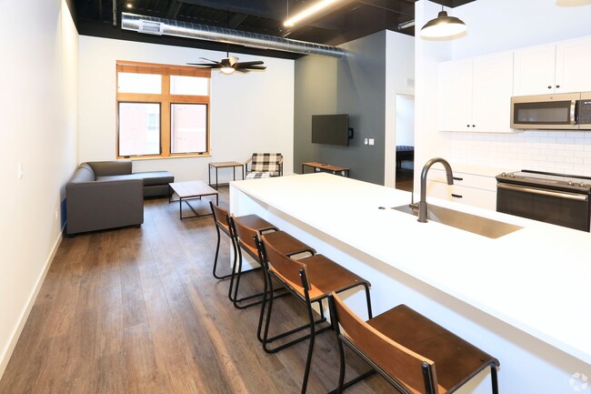 Foto del interior - 512 E Green