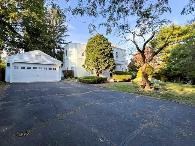 Foto del edificio - 12 Sycamore Rd