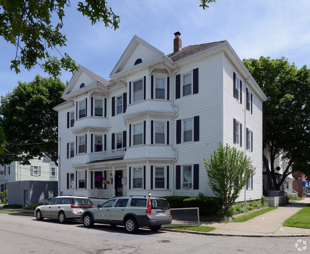 218 Whitman St, New Bedford, MA 02745 Apartments in New Bedford, MA