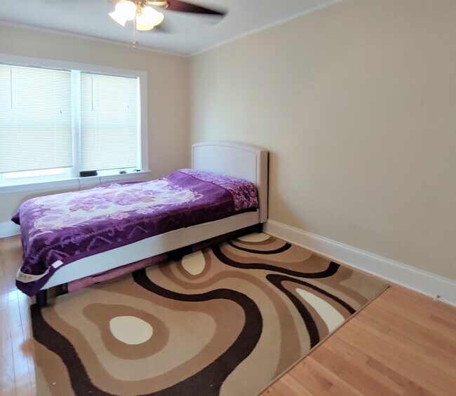 Foto del edificio - 4815 N Springfield Ave