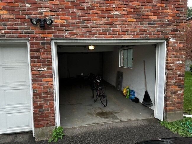 Building Photo - 6 Kippy Dr